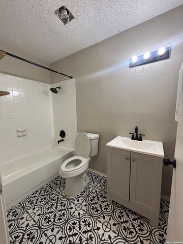 9038 OLD SKY HBR, San Antonio, TX 78242