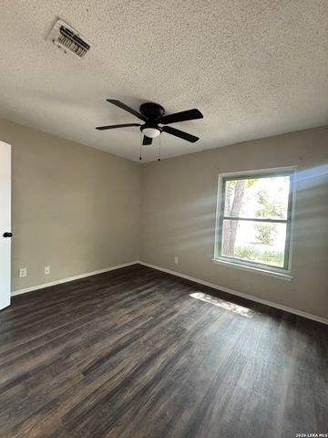 9038 OLD SKY HBR, San Antonio, TX 78242