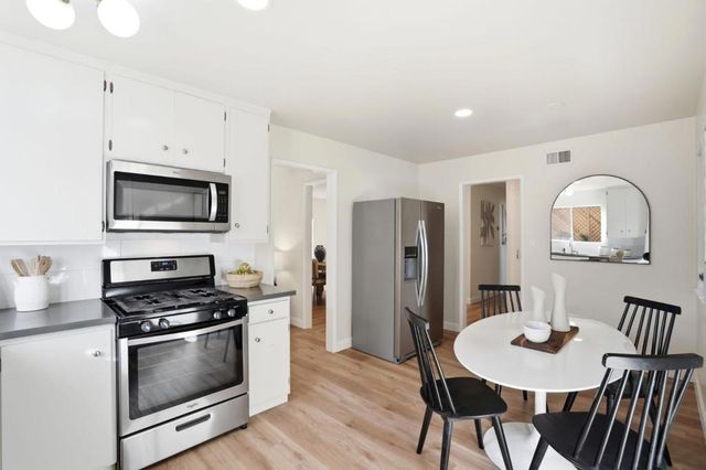 882 San Rafael Avenue, Mountain View, CA 94043