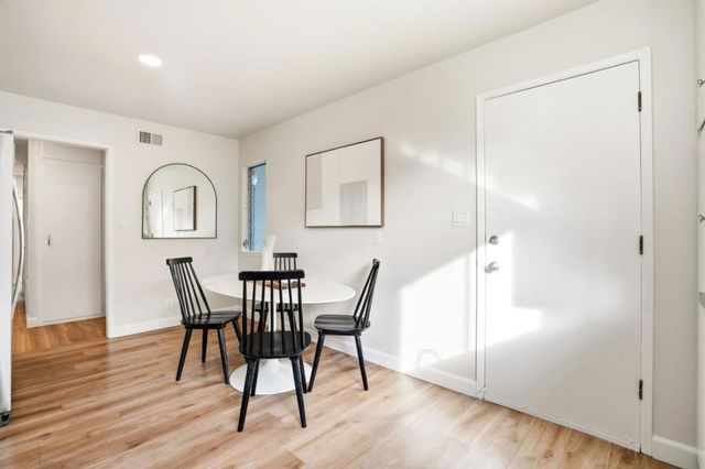 882 San Rafael Avenue, Mountain View, CA 94043