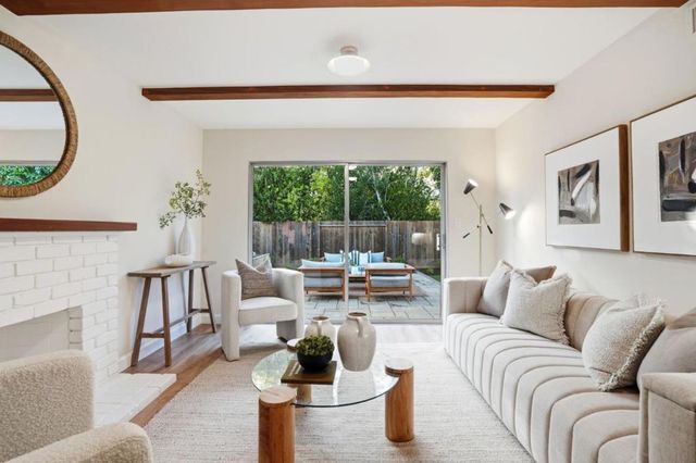 882 San Rafael Avenue, Mountain View, CA 94043