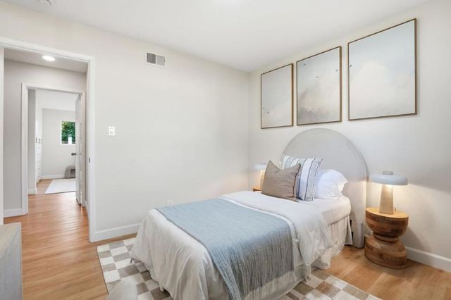 882 San Rafael Avenue, Mountain View, CA 94043