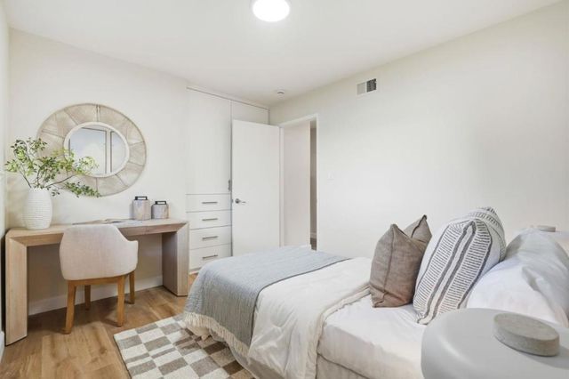 882 San Rafael Avenue, Mountain View, CA 94043