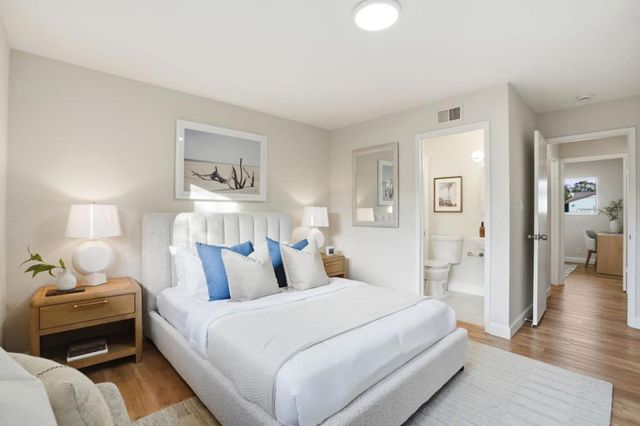 882 San Rafael Avenue, Mountain View, CA 94043