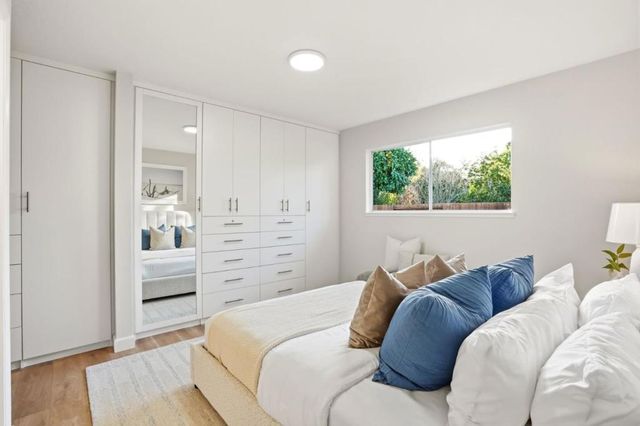 882 San Rafael Avenue, Mountain View, CA 94043