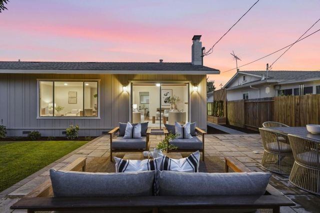 882 San Rafael Avenue, Mountain View, CA 94043