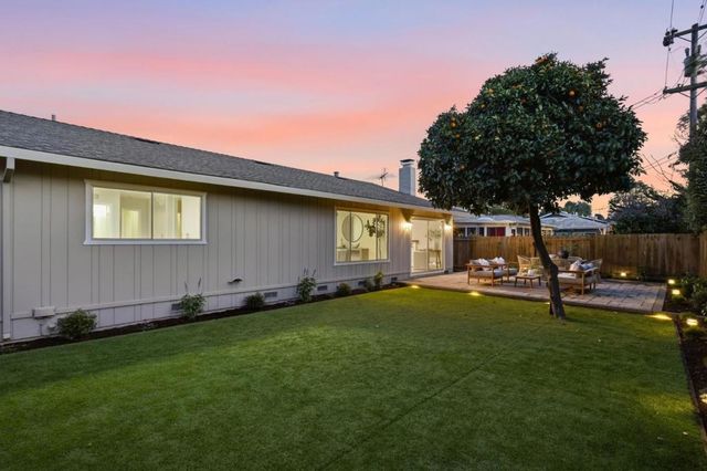 882 San Rafael Avenue, Mountain View, CA 94043