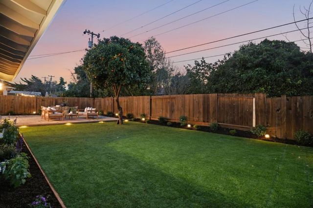 882 San Rafael Avenue, Mountain View, CA 94043