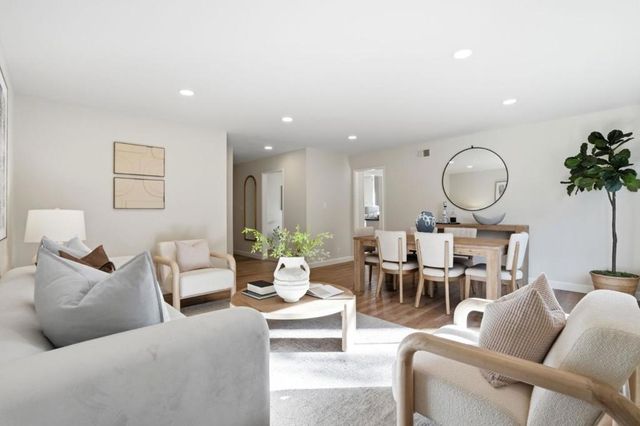 882 San Rafael Avenue, Mountain View, CA 94043