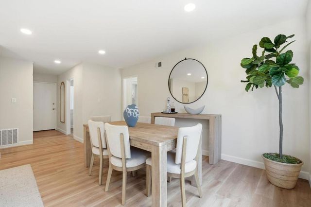 882 San Rafael Avenue, Mountain View, CA 94043