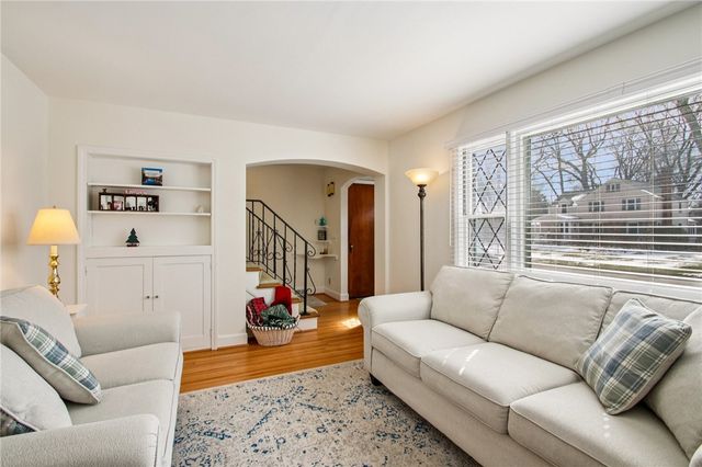 196 Belmeade Road, Irondequoit, NY 14617