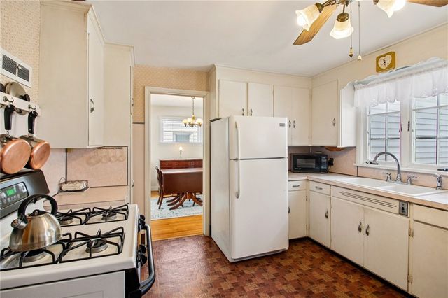 196 Belmeade Road, Irondequoit, NY 14617