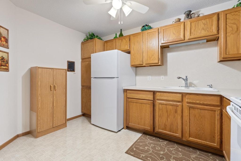 8025 Xerxes Avenue S 112, Bloomington, MN 55431 — photo 5