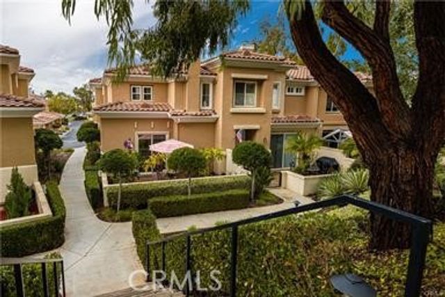 45 Via Vicina, Rancho Santa Margarita, CA 92688
