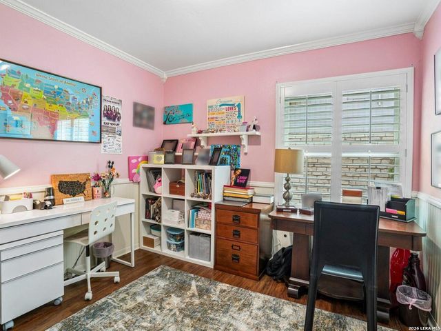 915 HORSESHOE TRL, Universal City, TX 78148
