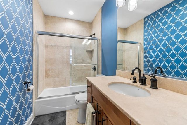 4239 N Keystone Avenue 2N, Chicago, IL 60641
