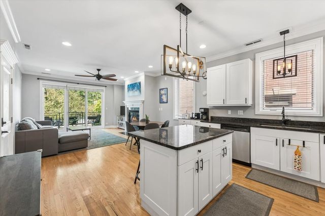 4239 N Keystone Avenue 2N, Chicago, IL 60641