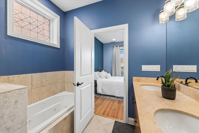 4239 N Keystone Avenue 2N, Chicago, IL 60641