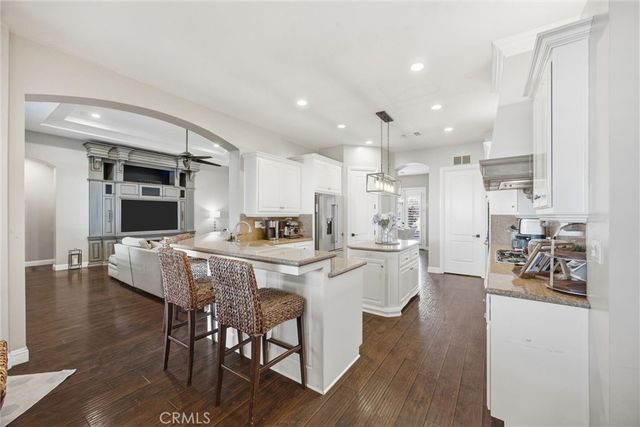 2103 Redmire St, Bakersfield, CA 93311