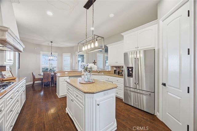 2103 Redmire St, Bakersfield, CA 93311