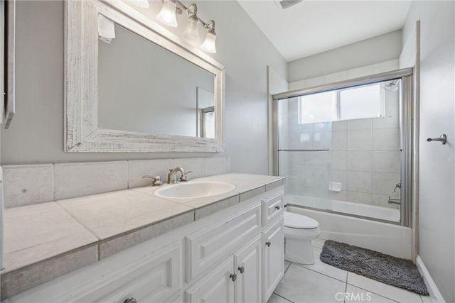 2103 Redmire St, Bakersfield, CA 93311