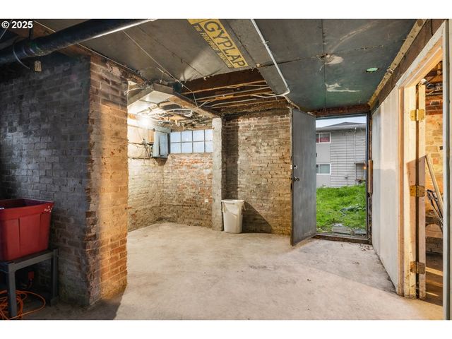 1705 Se Morrison St, Portland, OR 97214