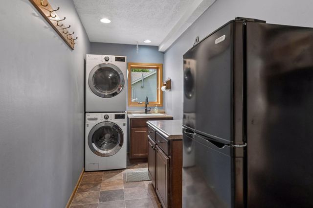 21071 Hyacinth Avenue, Lakeville, MN 55044