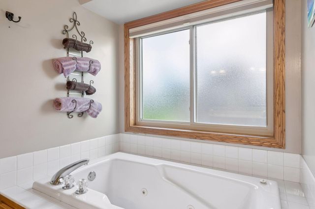 21071 Hyacinth Avenue, Lakeville, MN 55044