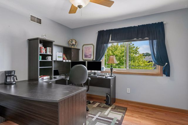 21071 Hyacinth Avenue, Lakeville, MN 55044
