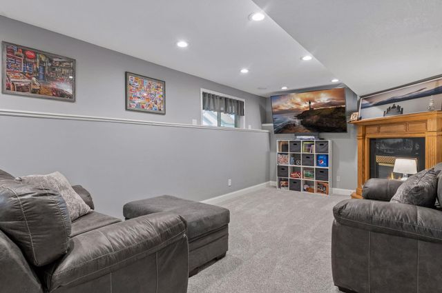 21071 Hyacinth Avenue, Lakeville, MN 55044