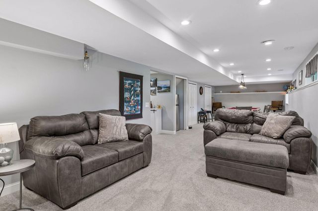 21071 Hyacinth Avenue, Lakeville, MN 55044