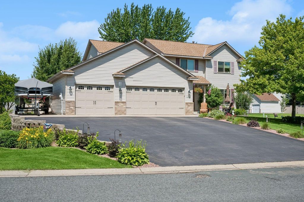 21071 Hyacinth Avenue, Lakeville, MN 55044