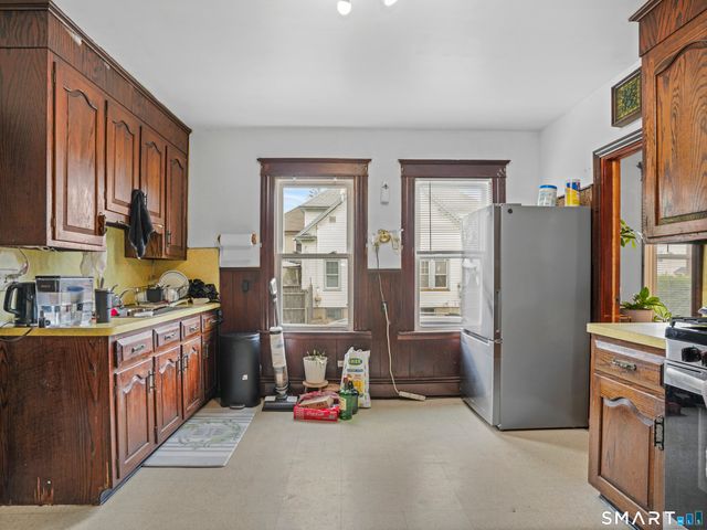 21 Ardmore Street, Fairfield, CT 06824
