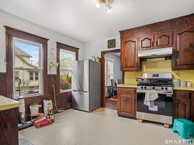 21 Ardmore Street, Fairfield, CT 06824