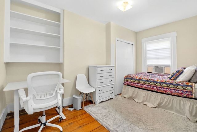 49 Charles St, Boston, MA 02114