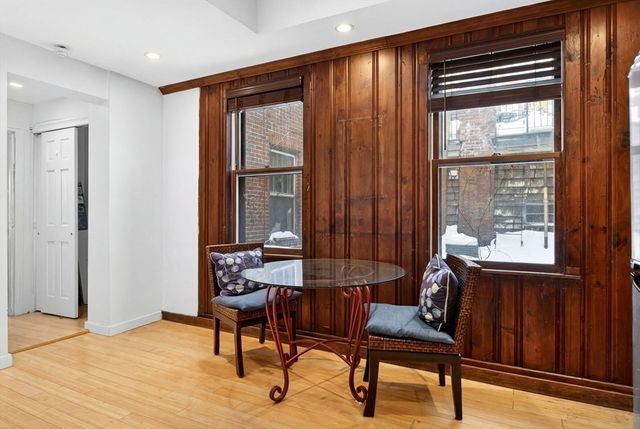 49 Charles St, Boston, MA 02114