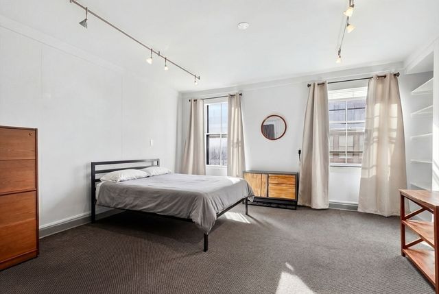 49 Charles St, Boston, MA 02114