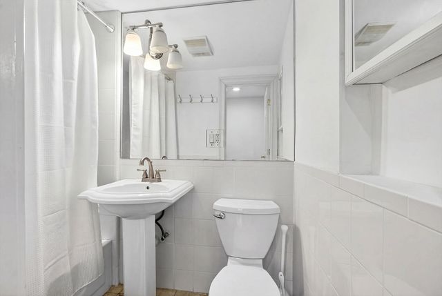 49 Charles St, Boston, MA 02114