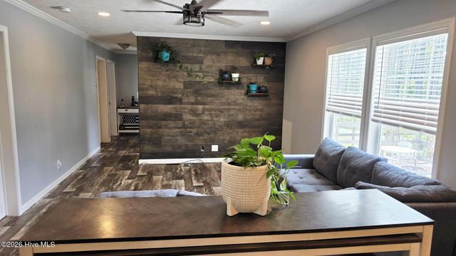 2094 Traders Neck Road, Hampstead, NC 28443