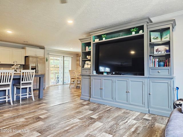 2094 Traders Neck Road, Hampstead, NC 28443