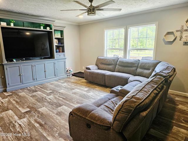 2094 Traders Neck Road, Hampstead, NC 28443