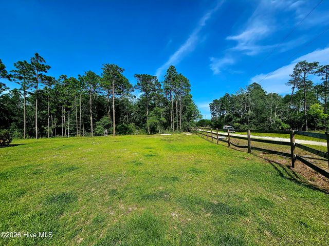2094 Traders Neck Road, Hampstead, NC 28443
