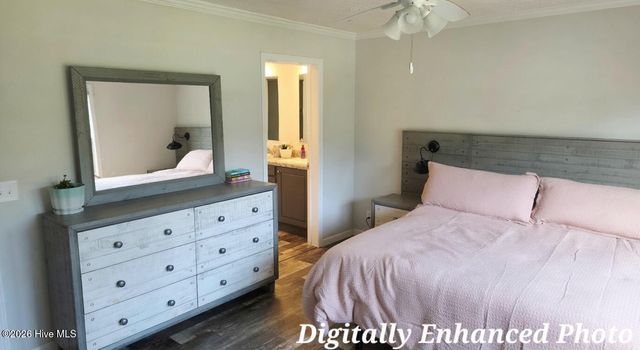 2094 Traders Neck Road, Hampstead, NC 28443
