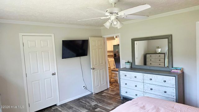 2094 Traders Neck Road, Hampstead, NC 28443