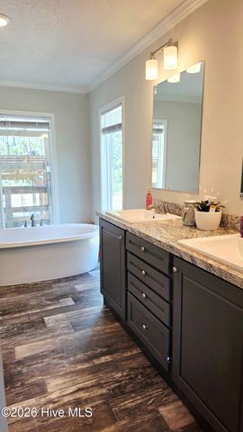 2094 Traders Neck Road, Hampstead, NC 28443