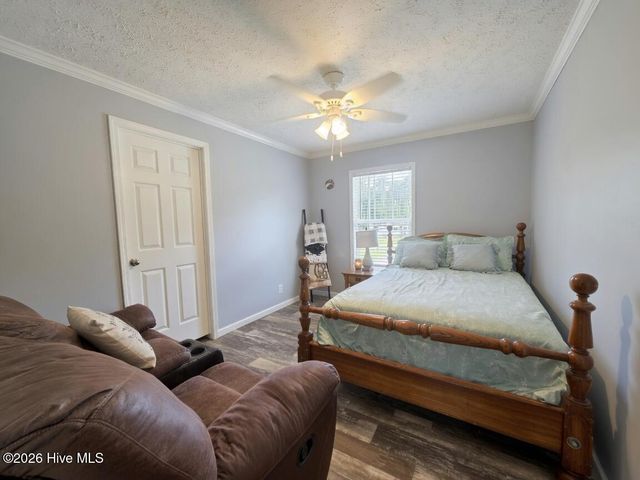 2094 Traders Neck Road, Hampstead, NC 28443
