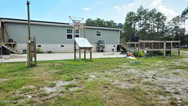 2094 Traders Neck Road, Hampstead, NC 28443