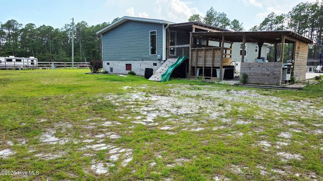 2094 Traders Neck Road, Hampstead, NC 28443
