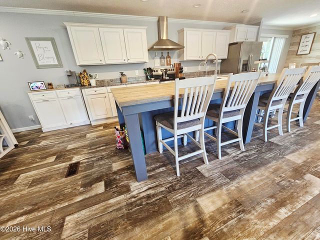 2094 Traders Neck Road, Hampstead, NC 28443