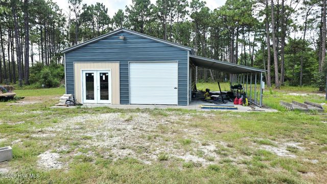 2094 Traders Neck Road, Hampstead, NC 28443